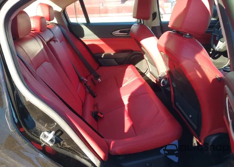 2018 Alfa Romeo Giulia Ti Lusso Rwd z USA, uszkodzony, nr VIN ZARFAECN5J7568934